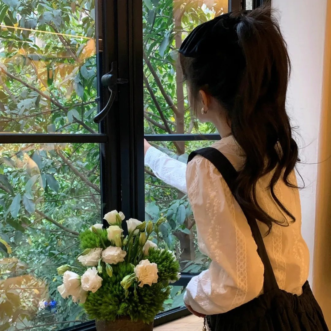 白色的女人